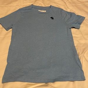 Abercrombie Kids Baby Blue T-shirt Size 11/12